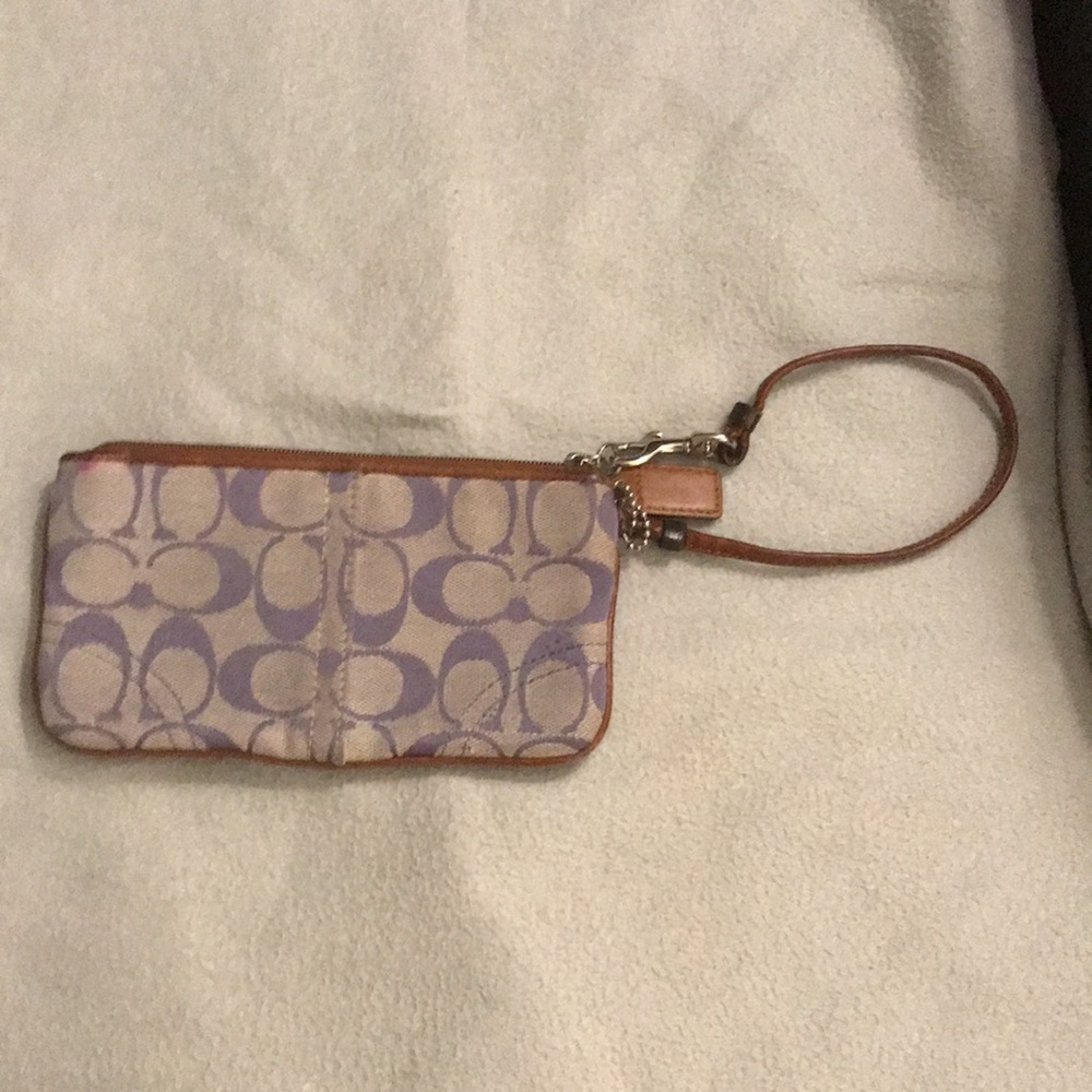 Coach - Picture 2 of 4